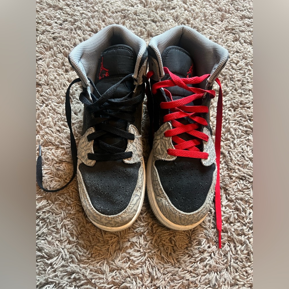 Youth  Air Jordan 1 Mid SE Elephant